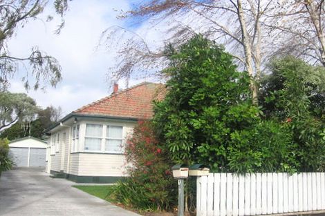 Photo of property in 10 Rewa Street, Takaro, Palmerston North, 4412