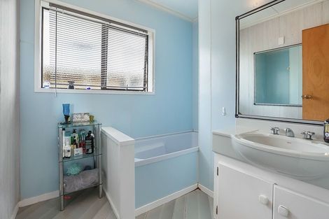 Photo of property in 58 Stratford Drive, Cable Bay, 0420