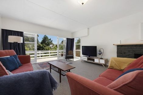 Photo of property in 11 Winchester Avenue, Pinehaven, Upper Hutt, 5019