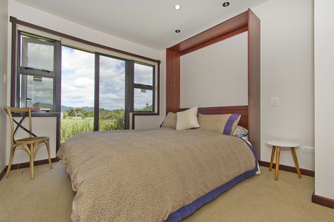 Photo of property in 10 Hei Esplanade, Whitianga, 3510