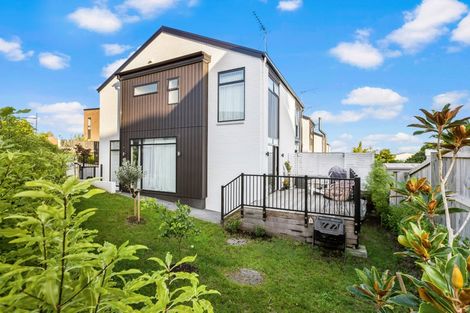 Photo of property in 7a Reg Pearce Way, Glen Innes, Auckland, 1072