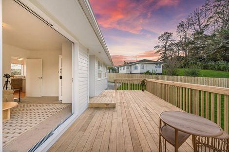 Photo of property in 19 Thornlow Street, Glendene, Auckland, 0602