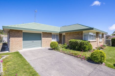 Photo of property in 18 Tararua Street, Paraparaumu, 5032