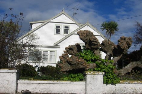 Photo of property in 37 Whites Line West, Woburn, Lower Hutt, 5010