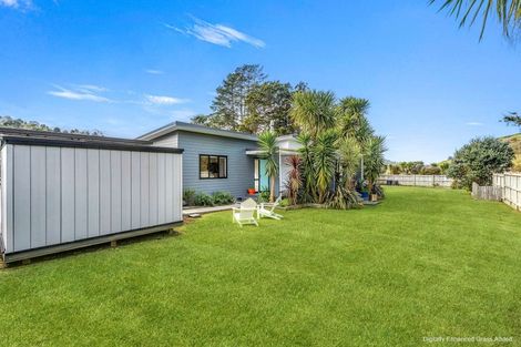 Photo of property in 1a Ocean Beach Road, Tairua, 3508
