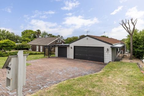 Photo of property in 21 Tauroa Road, Havelock North, 4130