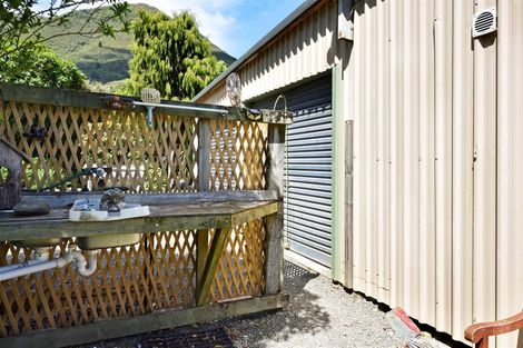 Photo of property in 5 The Parade, Okiwi Bay, French Pass, 7193