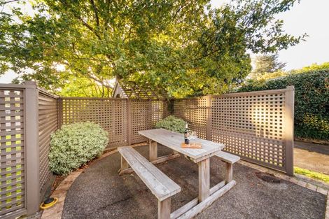 Photo of property in 30 Saint Albans Avenue, Hokowhitu, Palmerston North, 4410