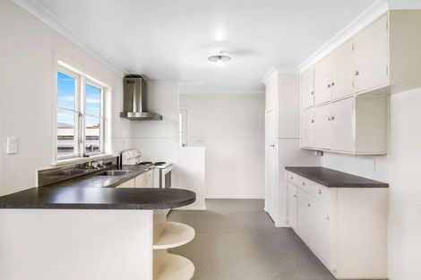 Photo of property in 15 Mako Mako Road, Levin, 5510