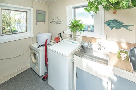 Photo of property in 2 Wharf Street, Castlecliff, Whanganui, 4501