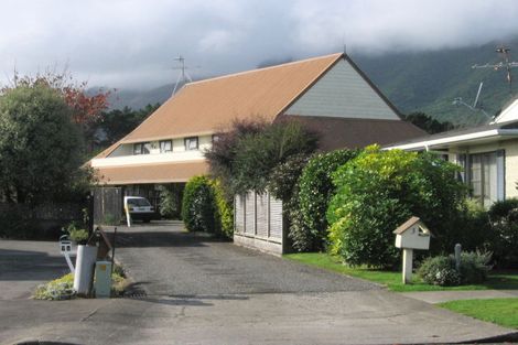 Photo of property in 5 Awanui Drive, Waikanae, 5036