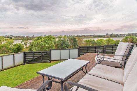 Photo of property in 49 Aberdeen Crescent, Wattle Downs, Auckland, 2103