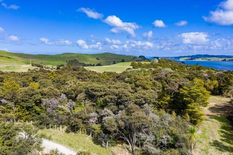 Photo of property in 239 Rangiora Road, Kaiwaka, 0573