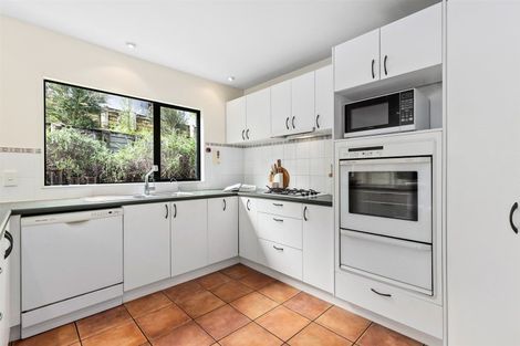 Photo of property in 2/25 Howard Road, Northcote, Auckland, 0627