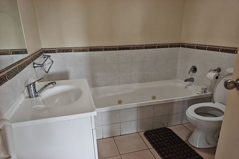 Photo of property in 6/520 Don Buck Road, Westgate, Auckland, 0614