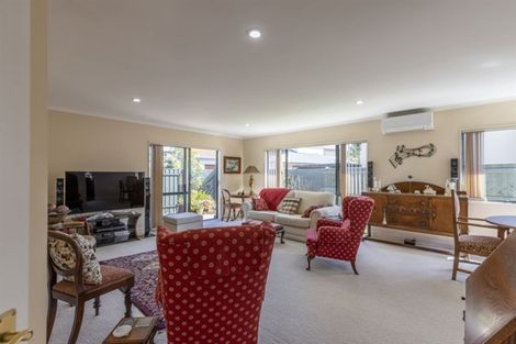 Photo of property in 15a Montgomery Terrace, Hokowhitu, Palmerston North, 4410