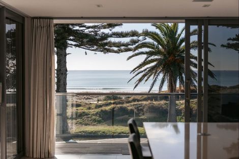 Photo of property in 81 Marine Parade, Mount Maunganui, 3116
