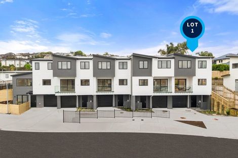 Photo of property in 1/13 Rengarenga Rise, Fairview Heights, Auckland, 0632