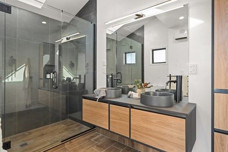 Photo of property in 38 Holcombrooke Lane, Welcome Bay, Tauranga, 3175