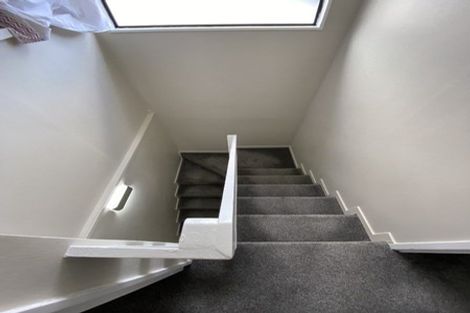 Photo of property in 3/25a Beach Road, Te Atatu Peninsula, Auckland, 0610