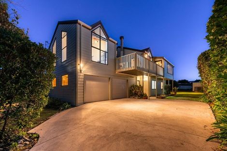 Photo of property in 343 Te Horo Beach Road, Te Horo Beach, Otaki, 5581