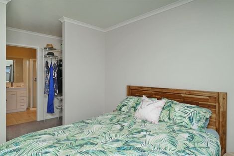 Photo of property in 52 Shillingford Boulevard, Rolleston, 7615