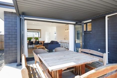 Photo of property in 29 Sardinia Grove, Fitzherbert, Palmerston North, 4410