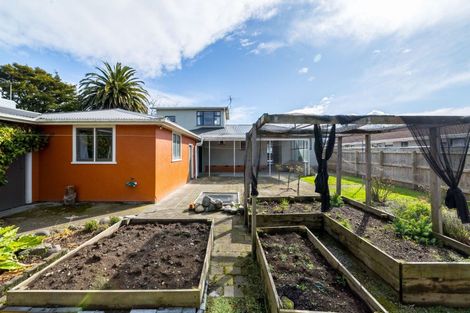 Photo of property in 14 Armstrong Avenue, Carterton, 5713