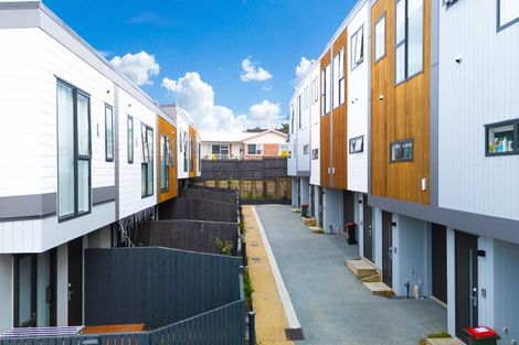 Photo of property in 9/17 Parker Avenue, New Lynn, Auckland, 0600