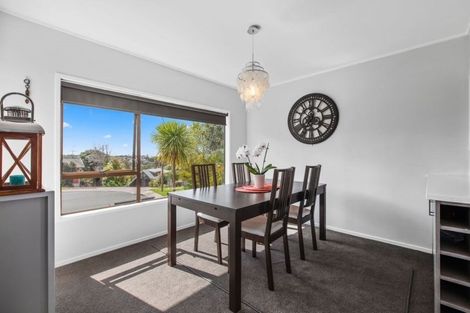 Photo of property in 1/6 Reynolds Place, Torbay, Auckland, 0630