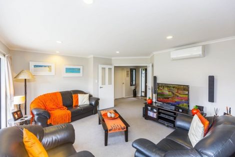 Photo of property in 89 Riverstone Drive, Riverstone Terraces, Upper Hutt, 5018