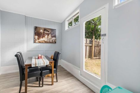 Photo of property in 2/259 Royal Road, Massey, Auckland, 0614