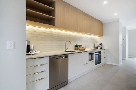 Photo of property in 33 Oyster Drive, Whenuapai, Auckland, 0618