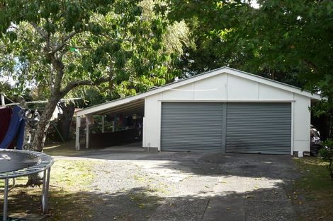 Photo of property in 32 Kervil Avenue, Te Atatu Peninsula, Auckland, 0610