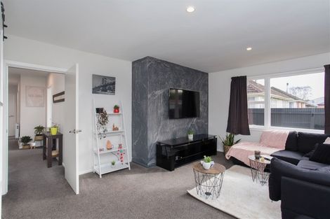 Photo of property in 117 Sawyers Arms Road, Northcote, Christchurch, 8052