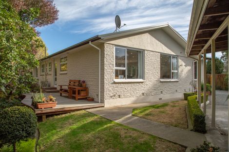 Photo of property in 393 Sawyers Arms Road, Harewood, Christchurch, 8051