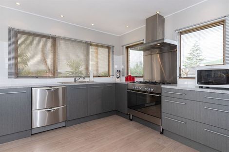 Photo of property in 26 Realm Place, Massey, Auckland, 0614