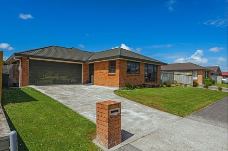Photo of property in 11 Branigan Parade, Kelvin Grove, Palmerston North, 4414