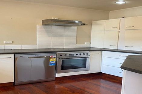 Photo of property in 2b Braemar Road, Castor Bay, Auckland, 0620