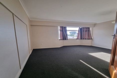 Photo of property in 2 Sugarloaf Road, Brooklyn, Wellington, 6021