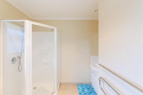 Photo of property in 24 Johnstone Drive, Fitzherbert, Palmerston North, 4410