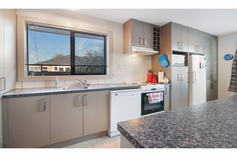 Photo of property in 11 Quebec Place, Wainoni, Christchurch, 8061