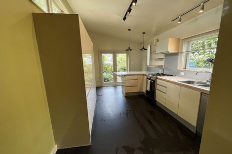 Photo of property in 14 Edge Hill, Mount Victoria, Wellington, 6011