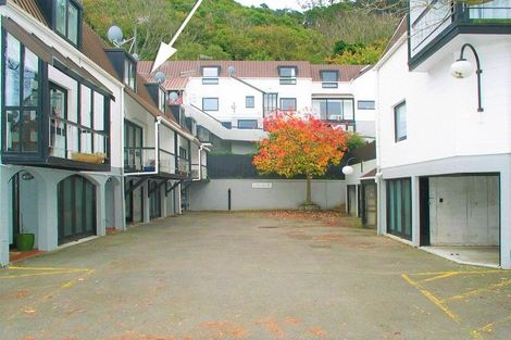 Photo of property in 13/10 Pitarua Street, Thorndon, Wellington, 6011