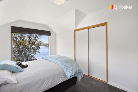 Photo of property in 33 Marine Parade, Macandrew Bay, Dunedin, 9014