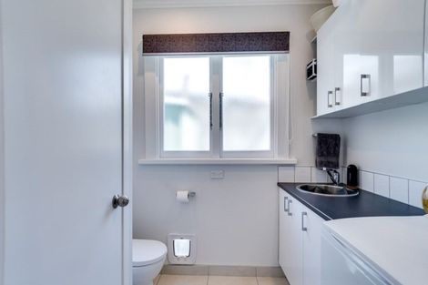 Photo of property in 7a Bay View Road, Bluff Hill, Napier, 4110