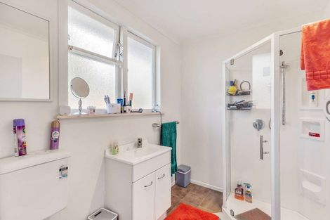 Photo of property in 13 Waimarie Avenue, Paraparaumu, 5032