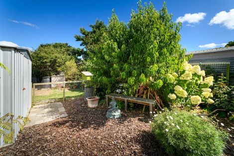Photo of property in 2 Escort Grove, Awapuni, Palmerston North, 4412