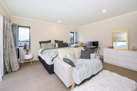 Photo of property in 161 Pacific Drive, Fitzherbert, Palmerston North, 4410