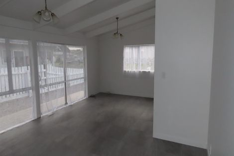 Photo of property in 77 Chichester Drive, Rosehill, Papakura, 2113